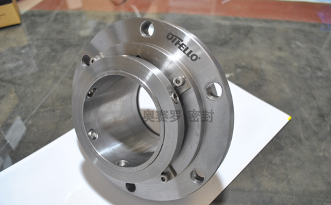 可以将机械密封分为接触式和非接触式两种,其中接触式密封使用较广